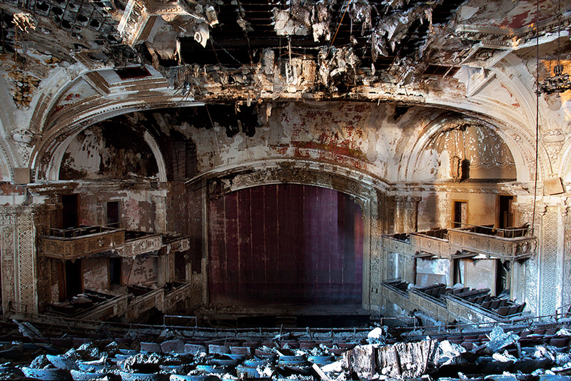 Illustration for article titled The show will never go on again — the most resplendent abandoned theaters across America